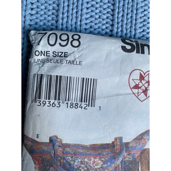 Simplicity 7098 quilted tote purse bag eyeglass case pattern - Picture 2 of 5